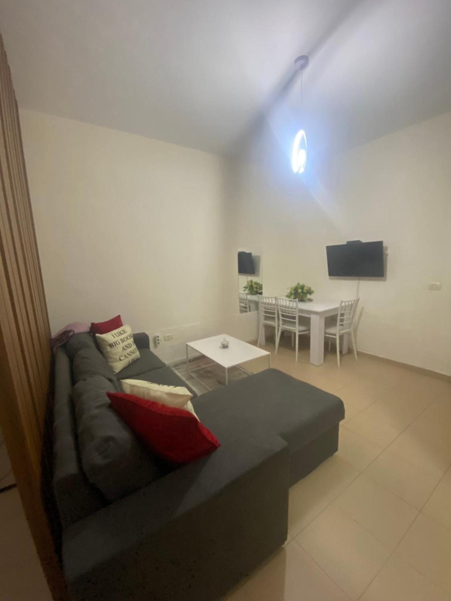 Chlo Apartment 4 Tirane Екстер'єр фото